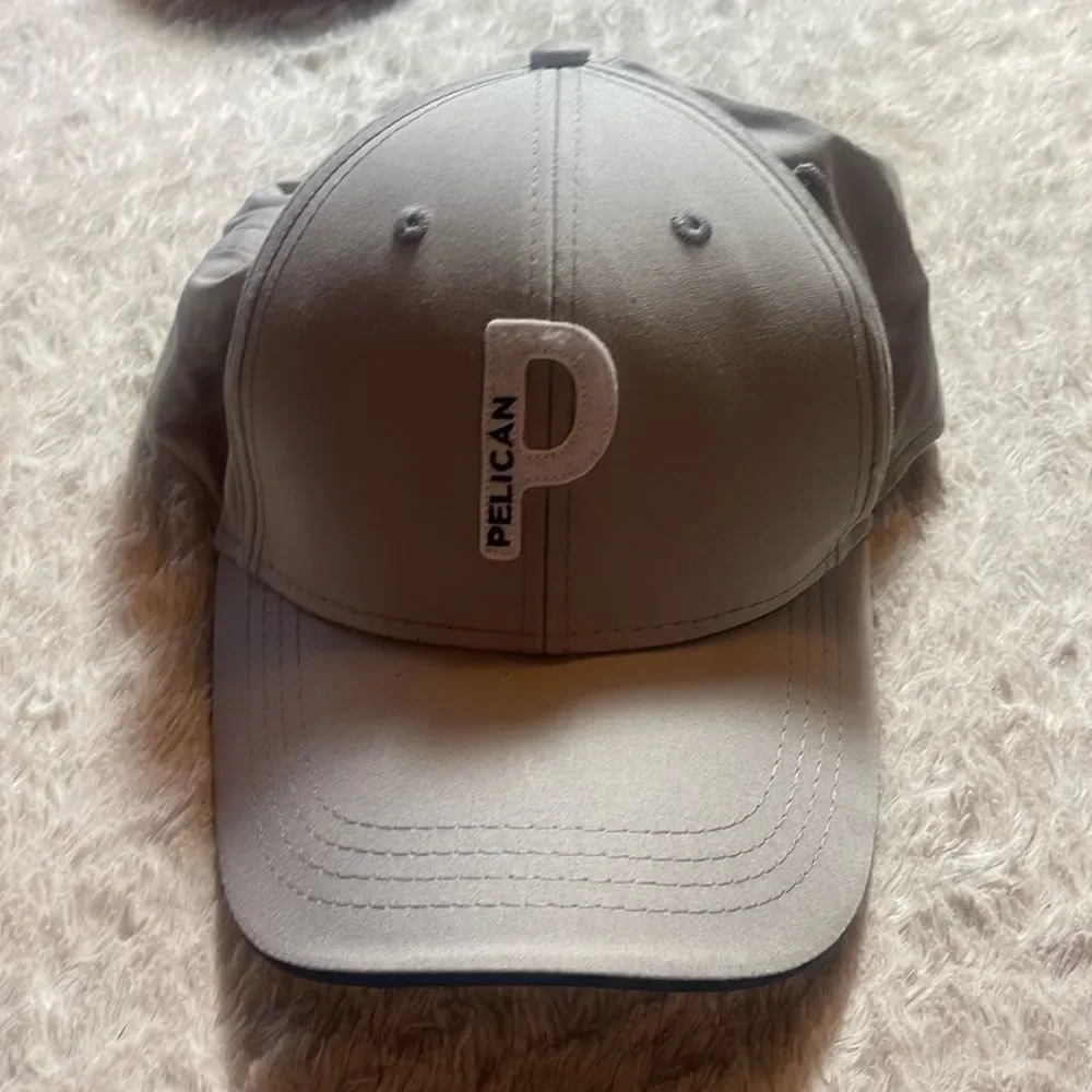 Pelican P hat